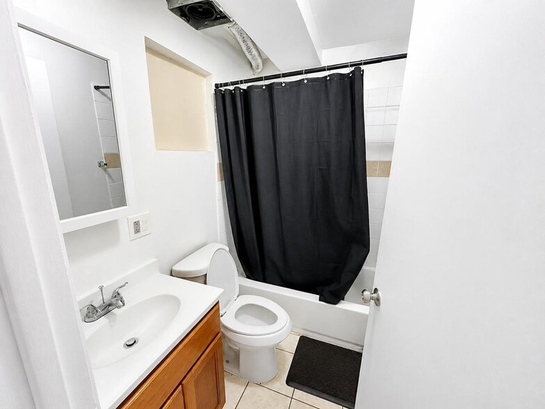 More Photos Of 2051 23rd Ave, Oakland Apartments For Sale