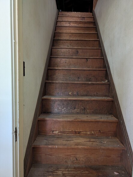 More Photos Of 1427 E Fort King St, Ocala Flex For Sale