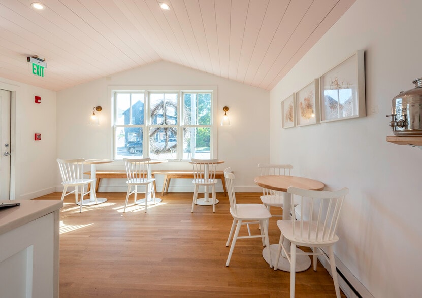 More Photos Of 162 Main St, Essex General Retail For Sale