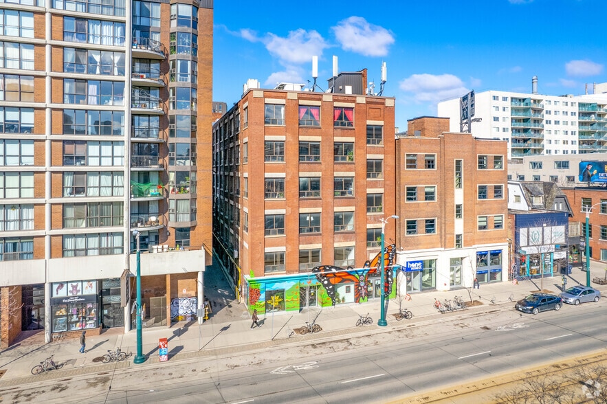 Primary Photo Of 192 Spadina Ave, Toronto Office For Lease