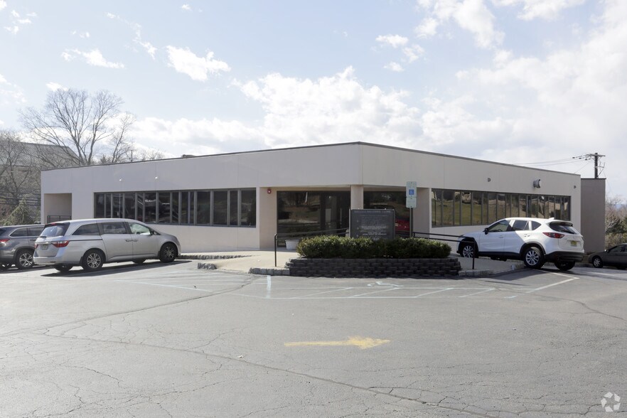 More Photos Of 745 Northfield Ave, West Orange Medical For Lease