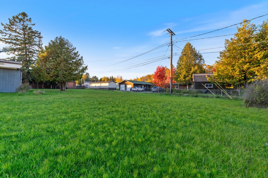 More Photos Of 1219 7th Ave, Two Harbors Convenience Store For Sale