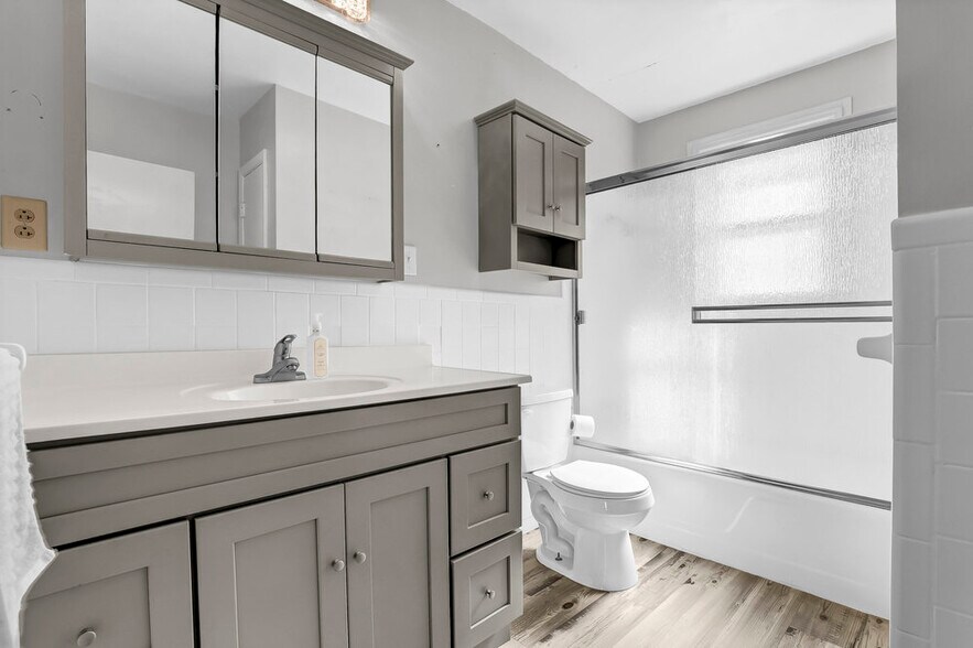 More Photos Of 892 Hwy 210, Holly Ridge Freestanding For Sale