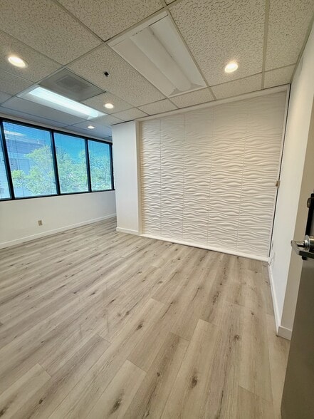 More Photos Of 4940 Van Nuys Blvd, Sherman Oaks Medical For Lease