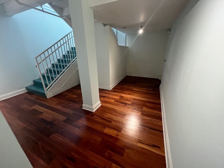 More Photos Of 300 Clematis St, West Palm Beach Storefront Retail Office For Lease