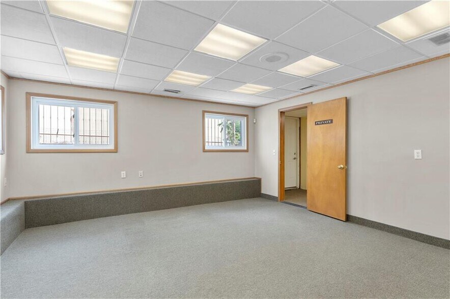 More Photos Of 63 Bleachery Ct, Warwick Distribution For Sale