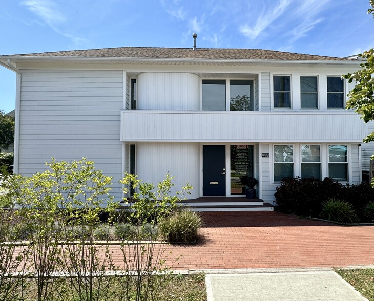 Primary Photo Of 99B Main St, Westhampton Beach Office For Sale