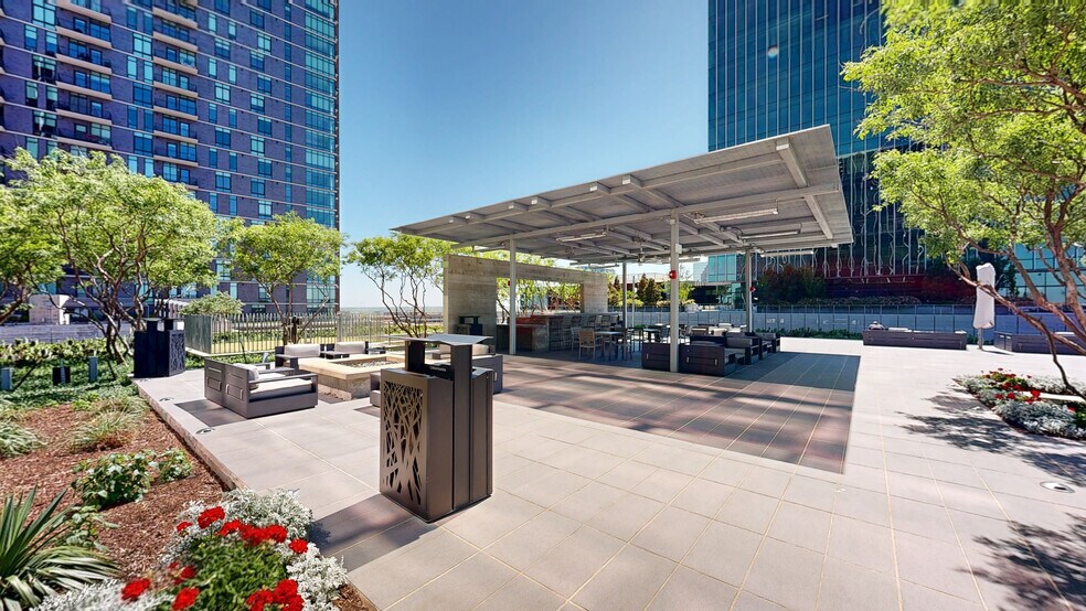 More Photos Of 2550 Pacific Ave, Dallas Coworking Space