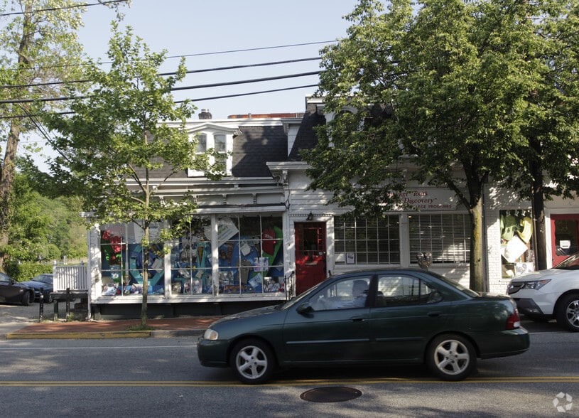 More Photos Of 1326 Old Northern Blvd, Roslyn Office For Lease