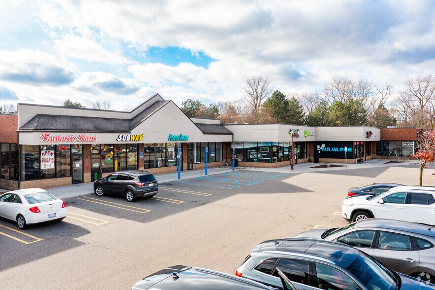 More Photos Of 30949-30997 5 Mile Rd, Livonia Storefront For Lease