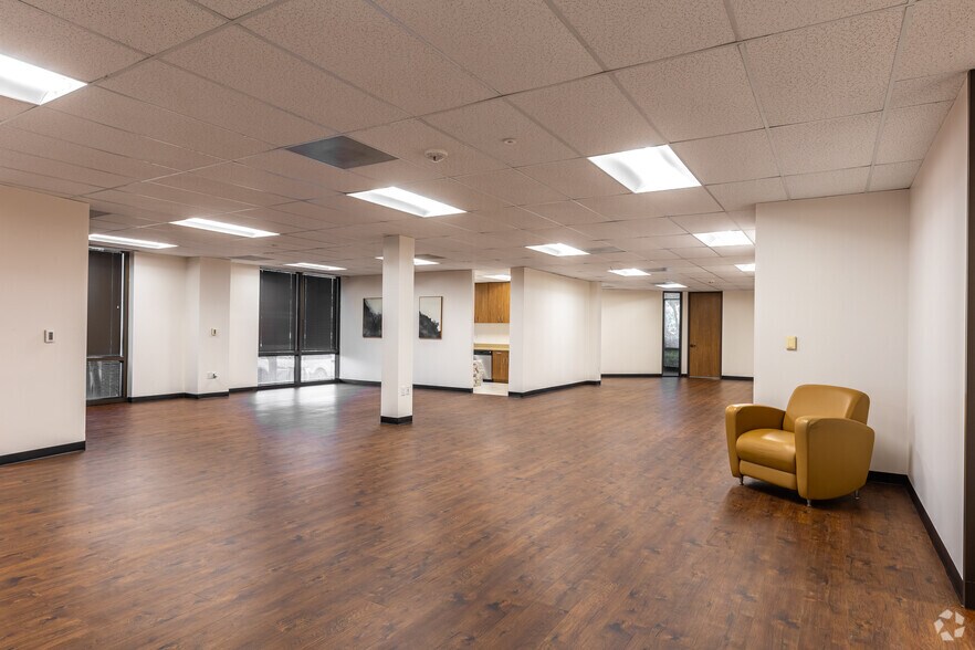 More Photos Of 13465 Midway Rd, Farmers Branch Coworking Space