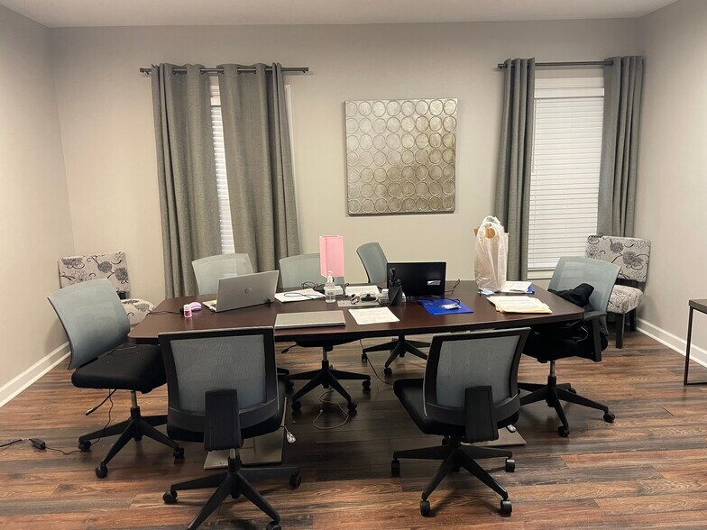More Photos Of 955 W Wade Hampton Blvd, Greer Office For Lease