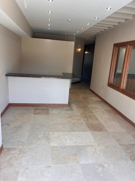 More Photos Of 6500 University Ave, Windsor Heights Apartments For Lease