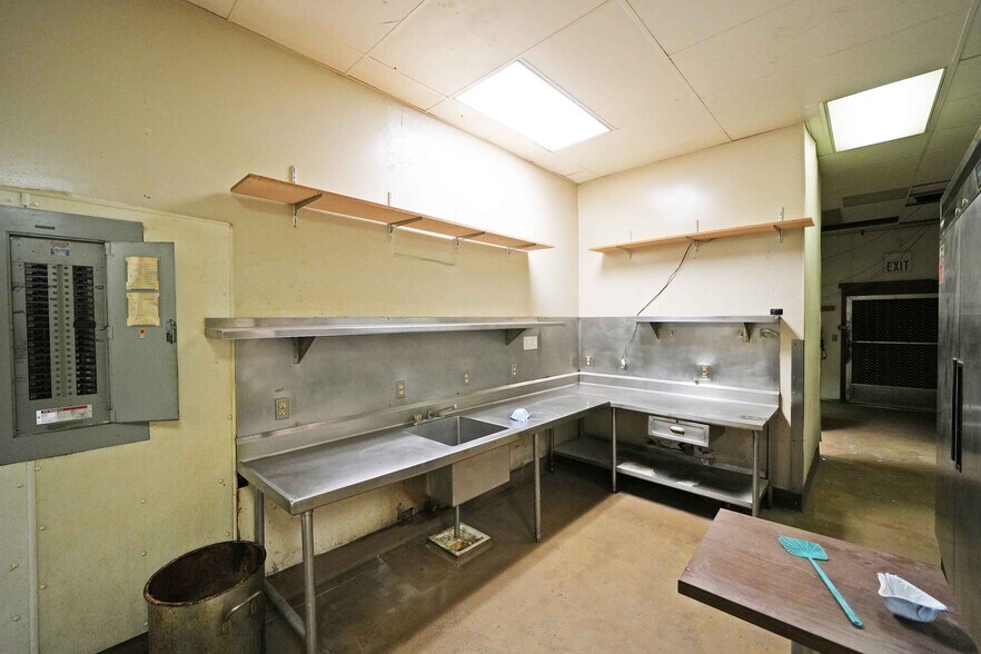 More Photos Of 1406 N 1st St, Yakima Restaurant For Sale