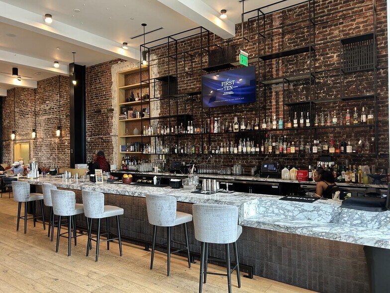 More Photos Of 5211 W Adams Blvd, Los Angeles Storefront Retail Office For Lease