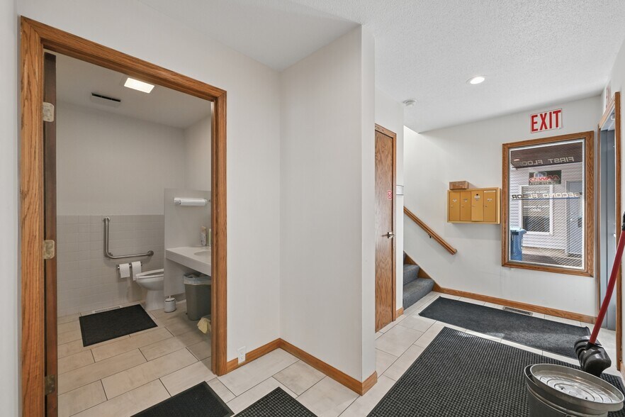 More Photos Of 2434 Commerce Blvd, Mound Office For Sale