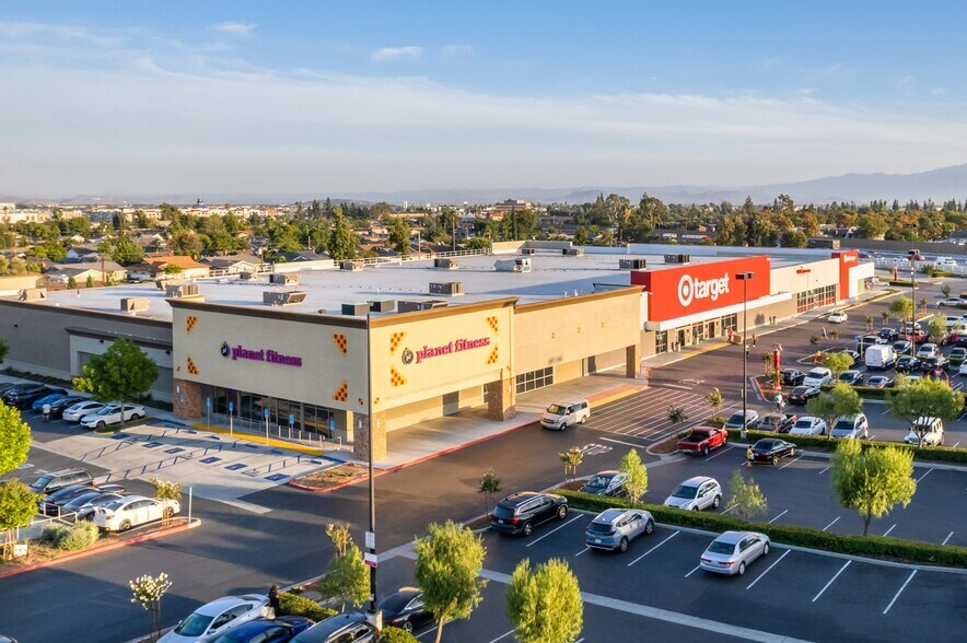 More Photos Of 1620-1650 E 4th St, Ontario Unknown For Lease