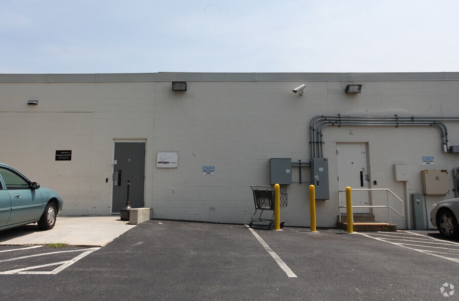 More Photos Of 2921 Crain Hwy, Waldorf General Retail For Lease