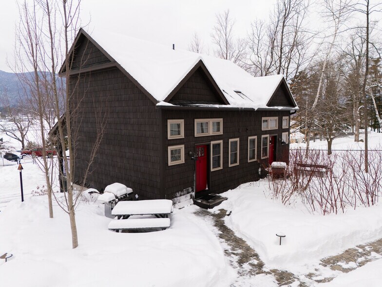 More Photos Of 10 Front St, Lake George Hospitality For Sale