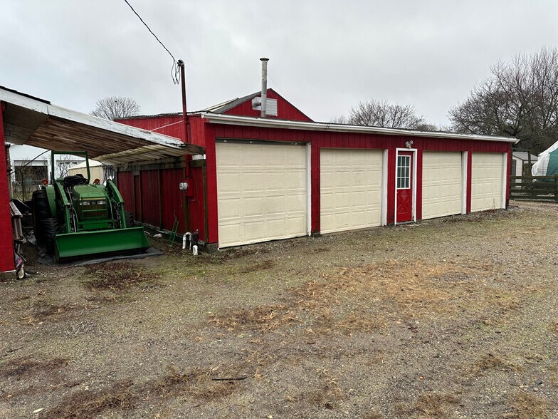 More Photos Of 482 Sylvan Ave, Bayport Garden Center For Sale