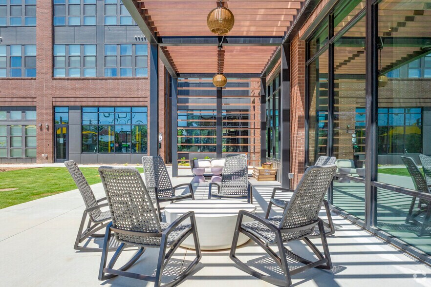 More Photos Of 2219 E 11th St, Tulsa Apartments For Lease