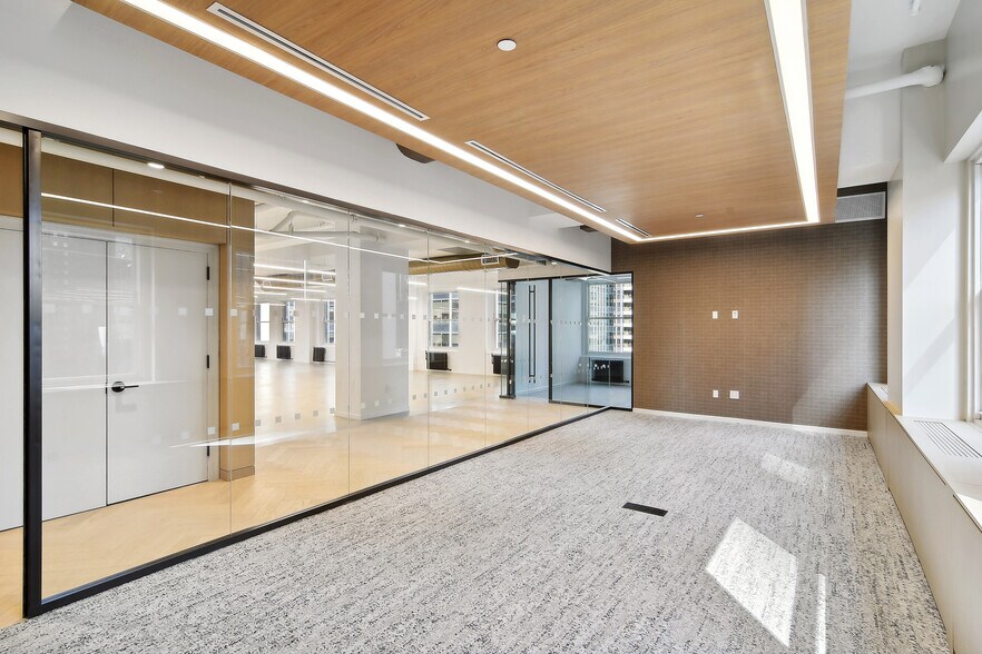 More Photos Of 1501 Broadway, New York Office For Lease