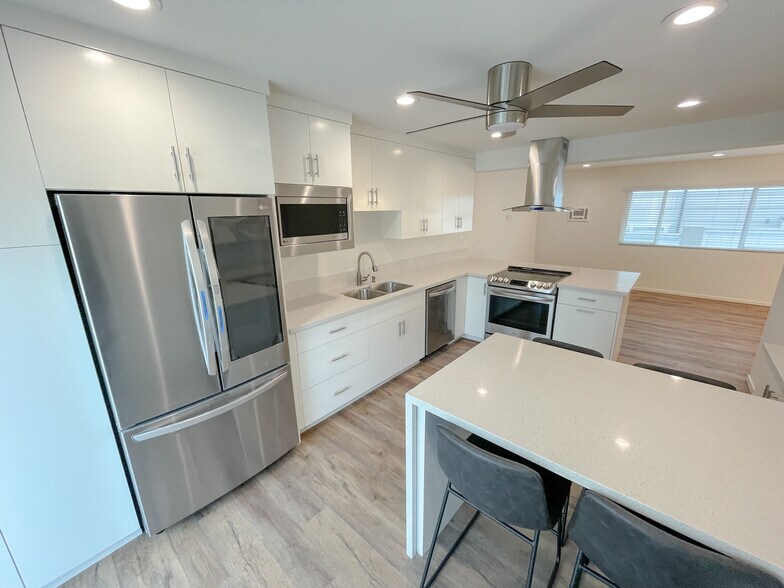 More Photos Of 2118 Carnegie Ln, Redondo Beach Apartments For Sale