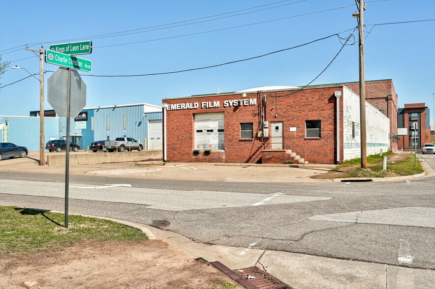 More Photos Of 515 Kings of Leon Ln, Oklahoma City Manufacturing For Sale