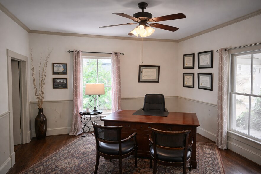 More Photos Of 329 NE Lawrence St, Marietta Medical For Sale