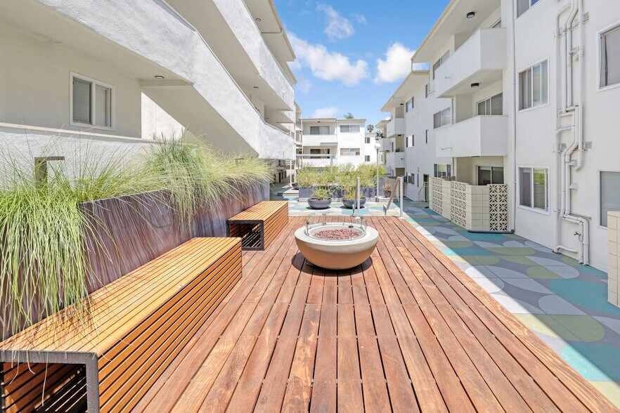 More Photos Of 6615 Franklin Ave, Los Angeles Apartments For Sale