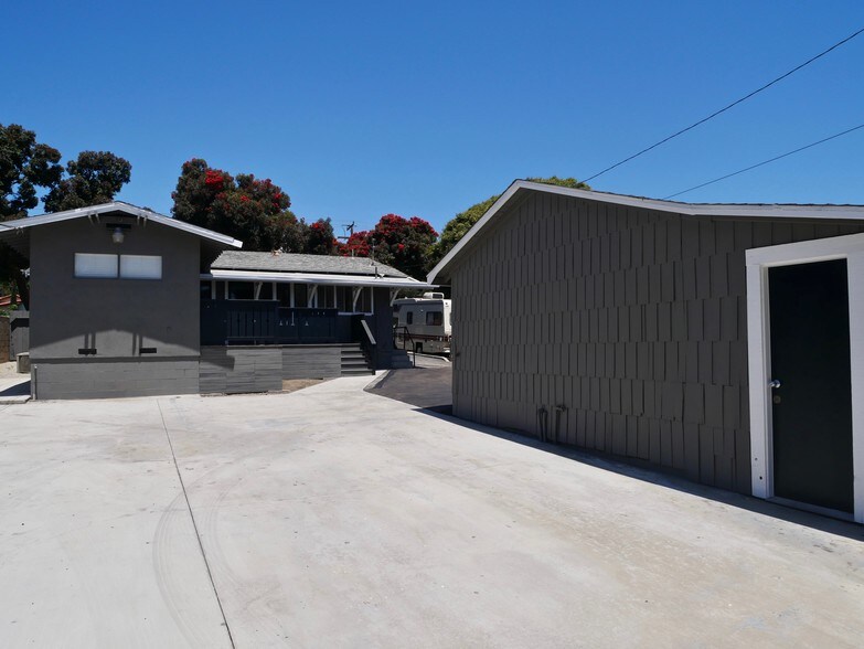 More Photos Of 1516 E Thompson Blvd, Ventura Office For Lease