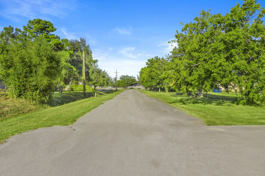 More Photos Of 2401 Termini St, Dickinson Land For Sale