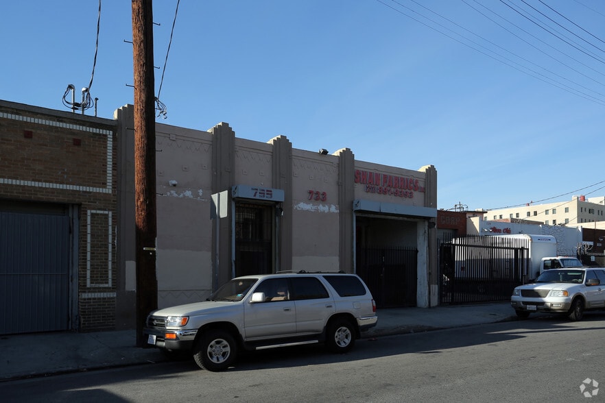 More Photos Of 733 Ceres Ave, Los Angeles Warehouse For Sale