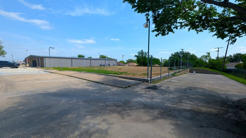 More Photos Of 703 N Highway 78, Wylie Freestanding For Lease