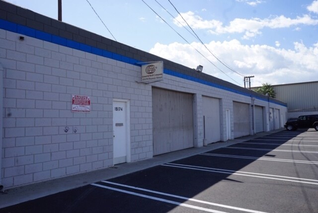 More Photos Of 15140-15180 Raymer St, Van Nuys Warehouse For Lease
