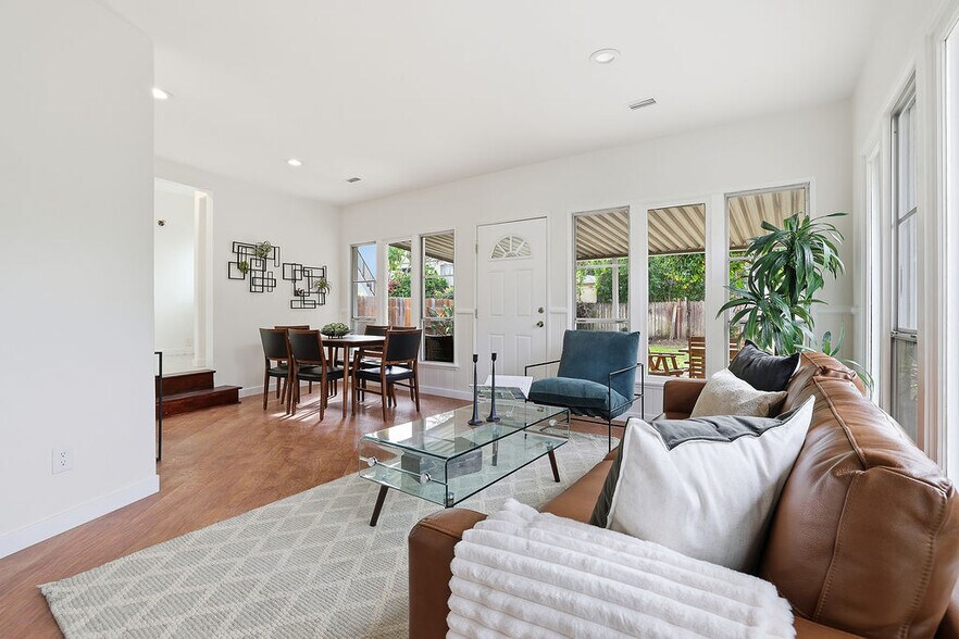 More Photos Of 10714 Valley Spring Ln, North Hollywood Apartments For Sale