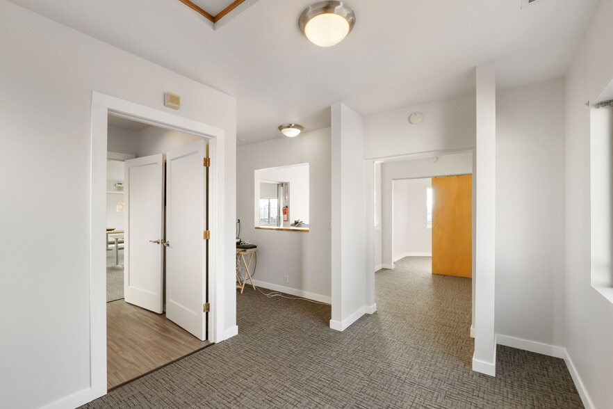 More Photos Of 3108 S Union Ave, Tacoma Office For Sale