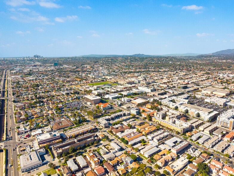 More Photos Of 15 E Beacon St, Alhambra Apartments For Sale