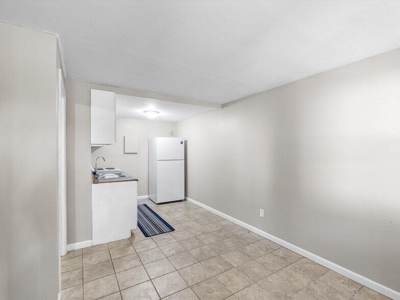 More Photos Of 1001 W Parrish Ave, Owensboro Apartments For Sale