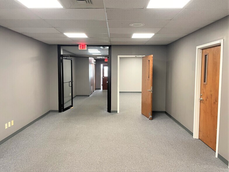 More Photos Of 15 N 3rd St, Newark Loft Creative Space For Lease