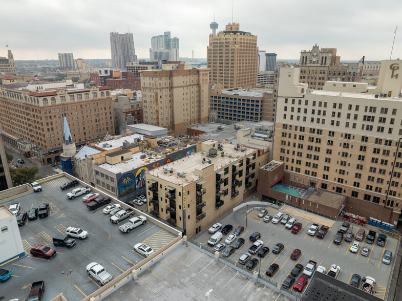 More Photos Of 214 E Travis St, San Antonio Apartments For Lease