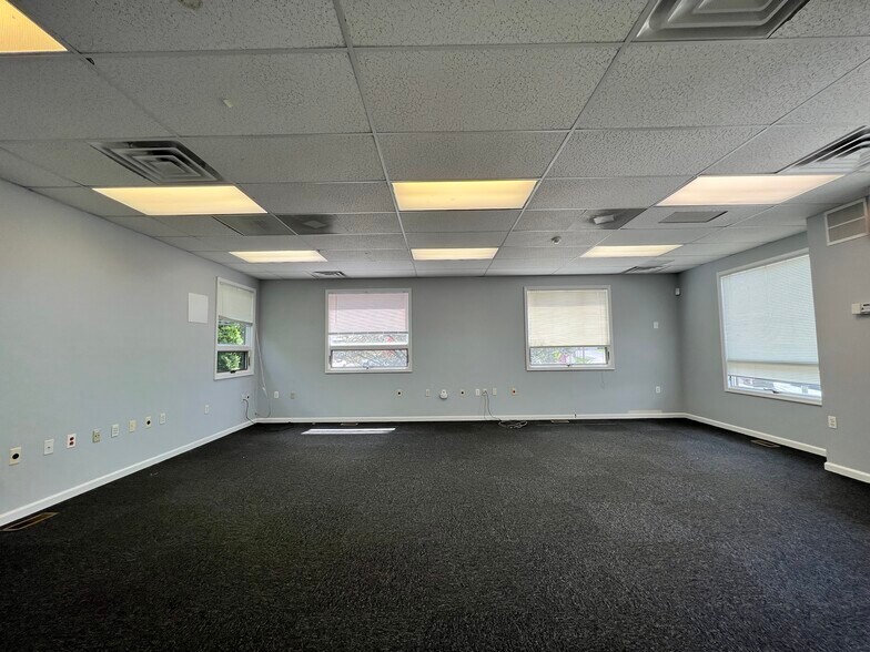 133 Ledgewood Ave, Netcong, NJ 07857 Medical Office For Lease