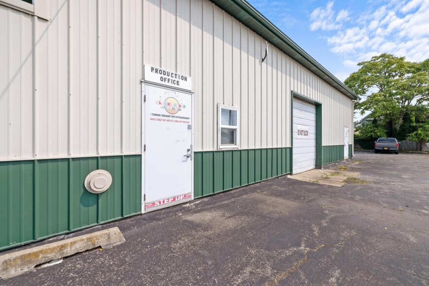 More Photos Of 26 Schmarbeck Ave, Buffalo Warehouse For Sale