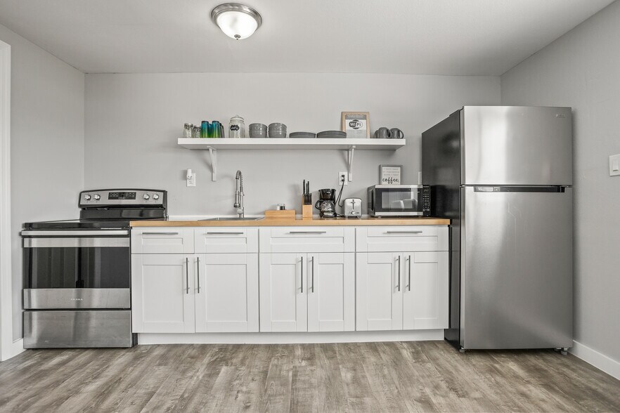 More Photos Of 8820 Rocky Creek Dr, Tampa Apartments For Sale