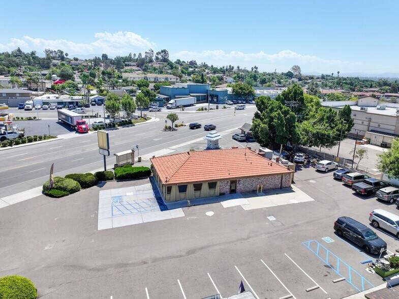More Photos Of 1235 S Mission Rd, Fallbrook Restaurant For Lease