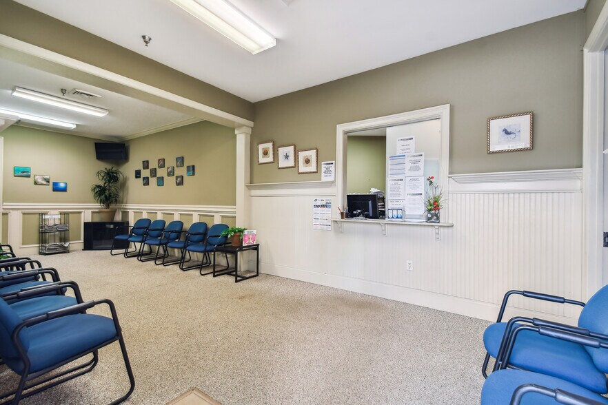 More Photos Of 7300-7313 E Professional Pky, Lakewood Ranch Medical For Sale