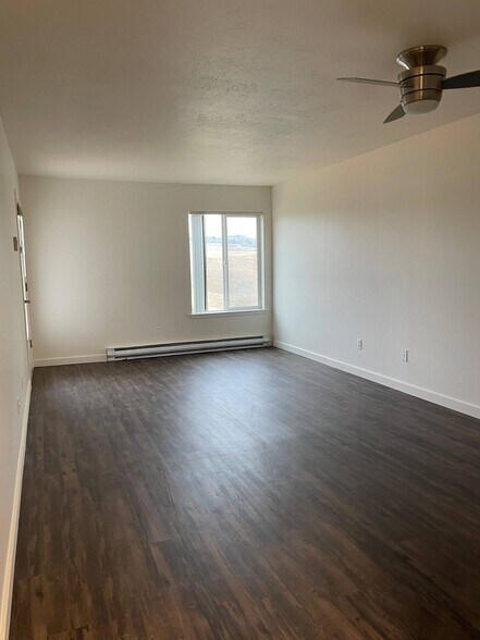 More Photos Of 1508 NW Leland St, Pullman Apartments For Sale