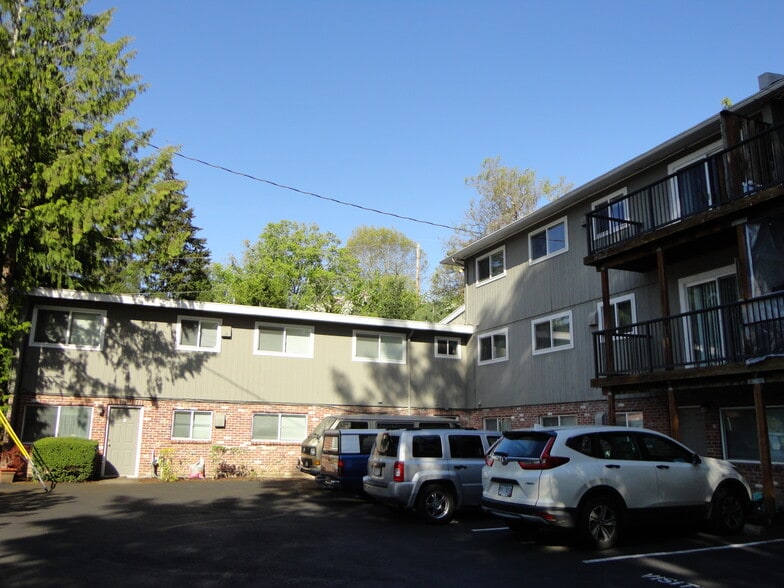 More Photos Of 4540 SW Dogwood Ln, Portland Apartments For Sale