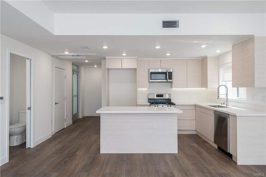 More Photos Of 1245 N New Hampshire Ave, Los Angeles Apartments For Sale