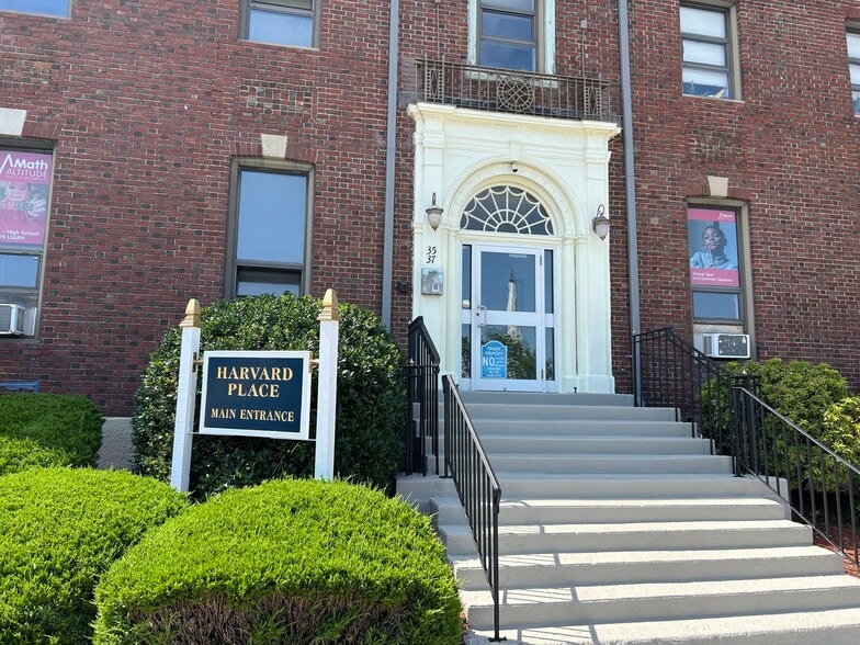 More Photos Of 35 Harvard St, Worcester Office For Lease